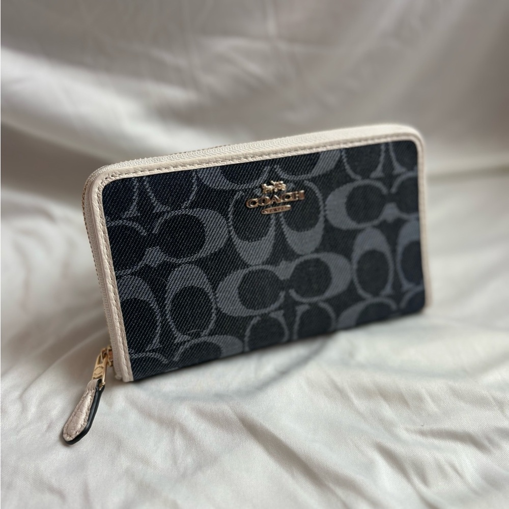 Vintage Coach Long Zip Around Signature Canvas Wallet